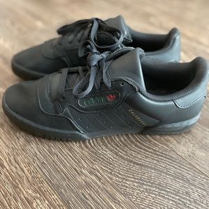 Adidas Yeezy Powerphase size 7.5